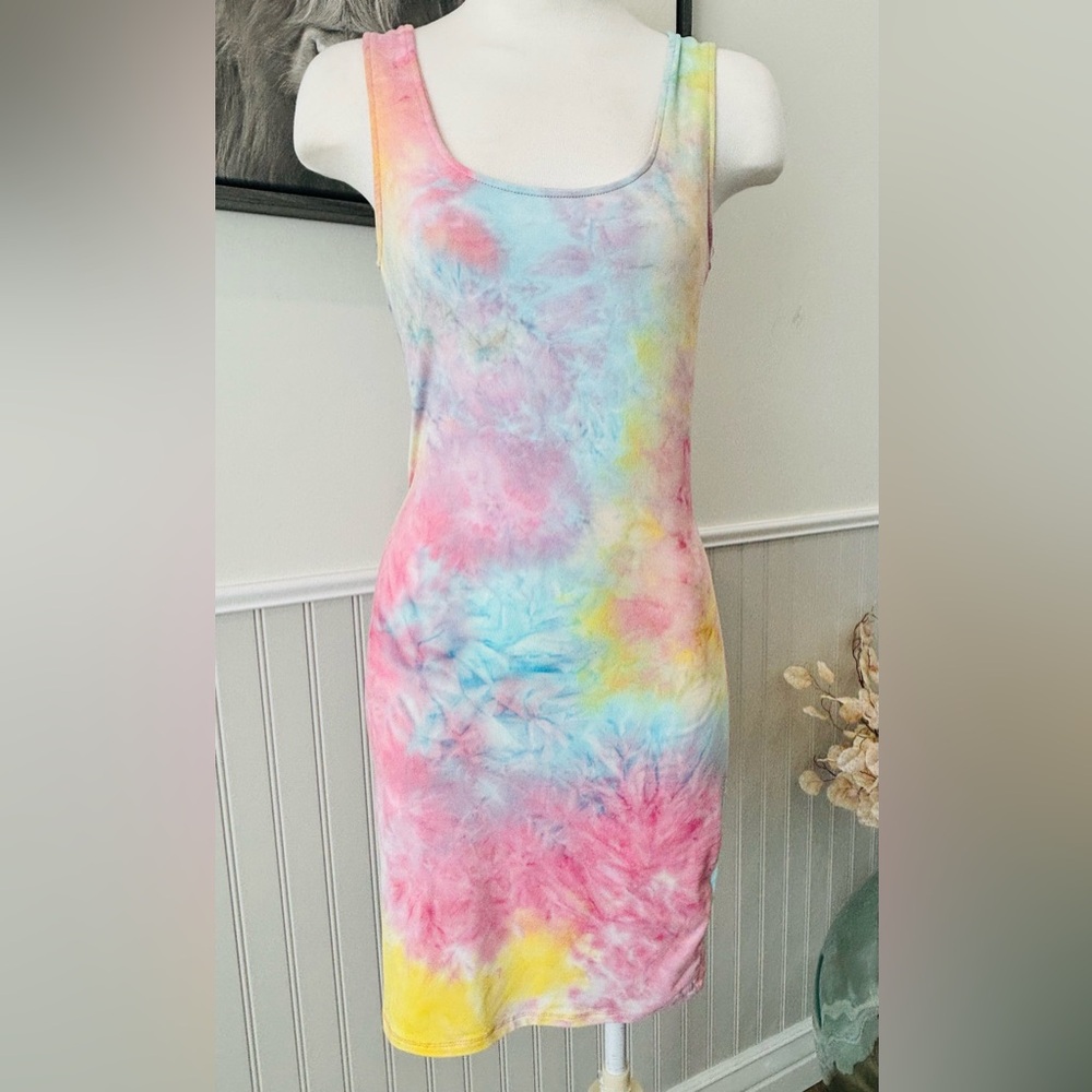 Colorful Tie-Dye Sleeveless Dress
